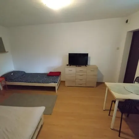 Quarto em Acomodações Particulares Goscinne U Doris