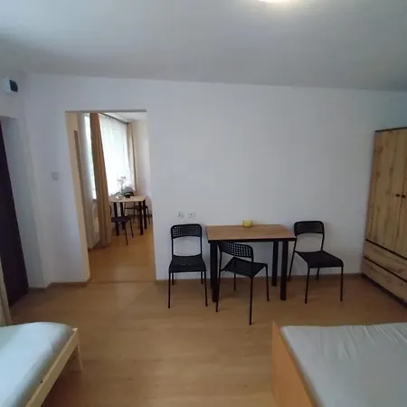 Quarto em Acomodações Particulares Goscinne U Doris *